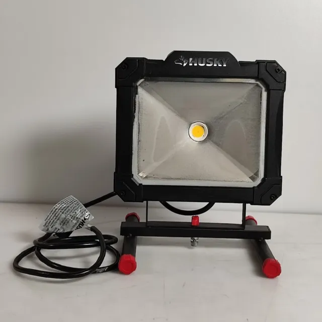 Husky 5000 Lumens Portable Integrated LED Stand Up Work Light 70W Black K40188Y
