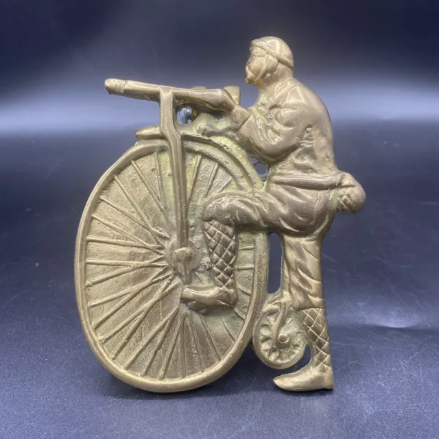 Antiguo De Colección De Latón Liso Hombre Bicicleta Puerta Llamador Hardware Penny Farthing Difícil de Difícil de Difícil