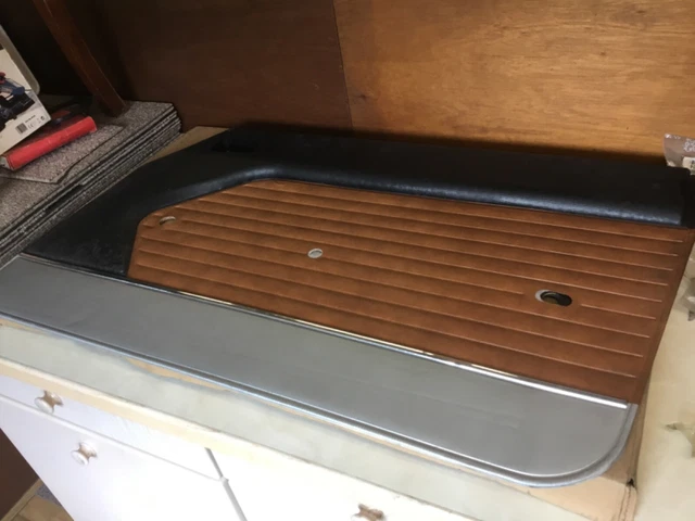 Accoudoir Droit D'origine Peugeot 504 Berline - Couleur Marron - Neuf - Réf. 8966 28