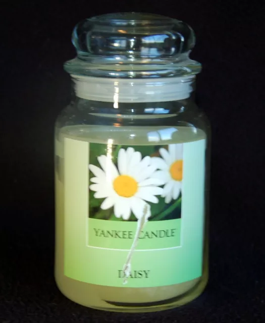 Yankee Candle, 22 oz ~ DAISY Floral Scent ~ Vtg Retired Issue, Wick has been lit