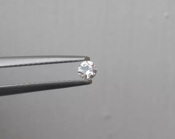 4 mm diamant naturel blanc SI-1 clarté avec certificat