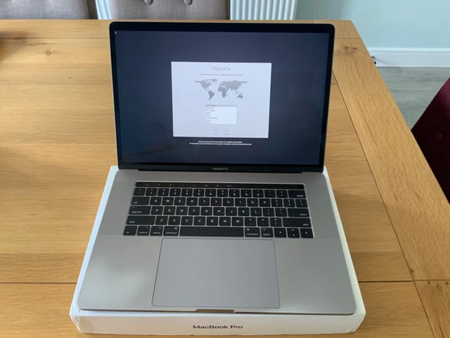 Apple MacBook Pro A1707 2017 15" Touch Bar Core i7 2.8GHz 256GB SSD 16GB Ram