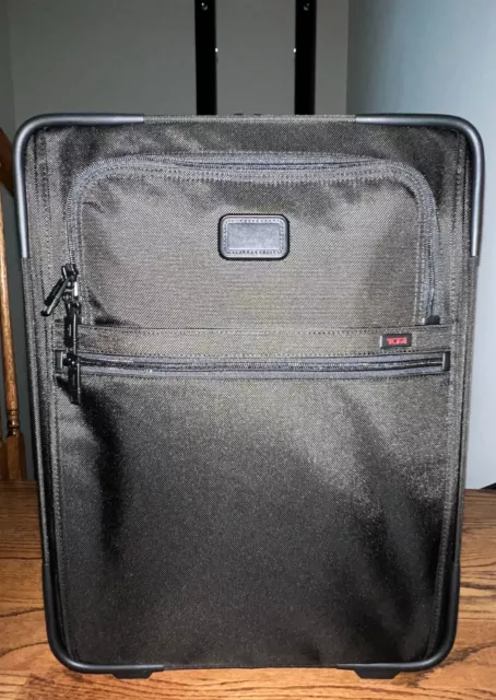 NEW-Tumi Continental Expandable Alpha 2 22" Carry On 2 Wheeled Luggage - Black