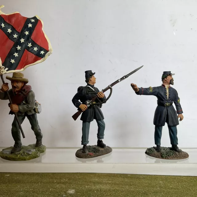 Three superb Britains hand-painted metal 1:30 American Civil War Foot Soldiers