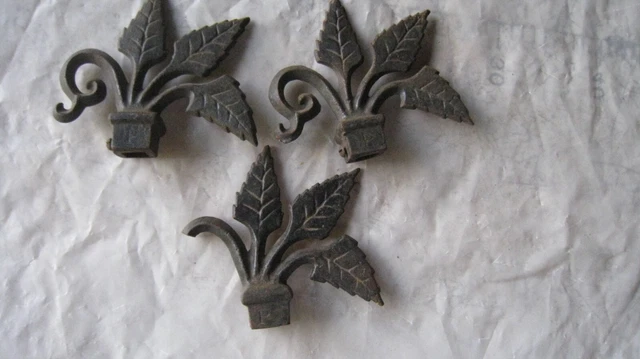 1 Vintage Cast Iron  Garden Statue Fence Post Finial Topper