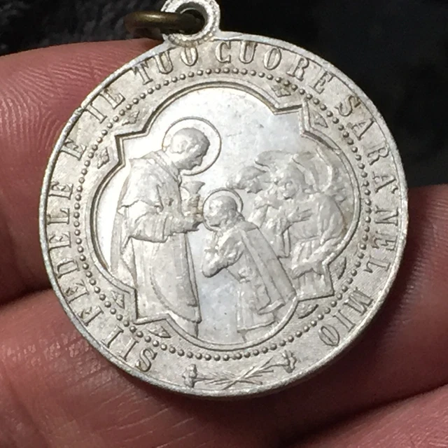 L'Immagine della Vergine di Lourdes che non c'è, ma si vede