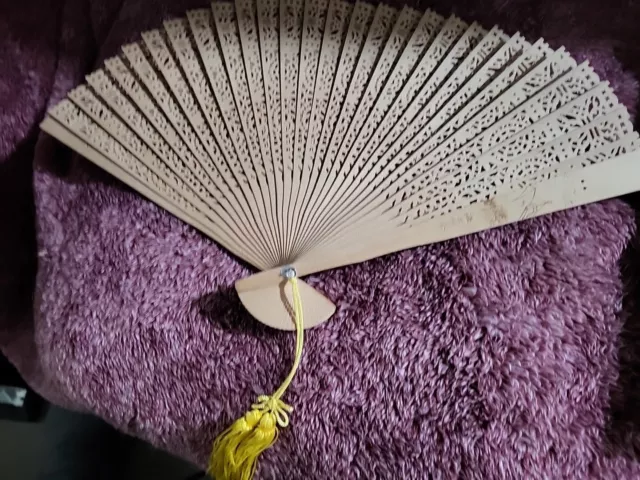 Vtg Chinese Sandalwood Scroll Work Folding 30 Blade Hand Fan With Box Yellow B11