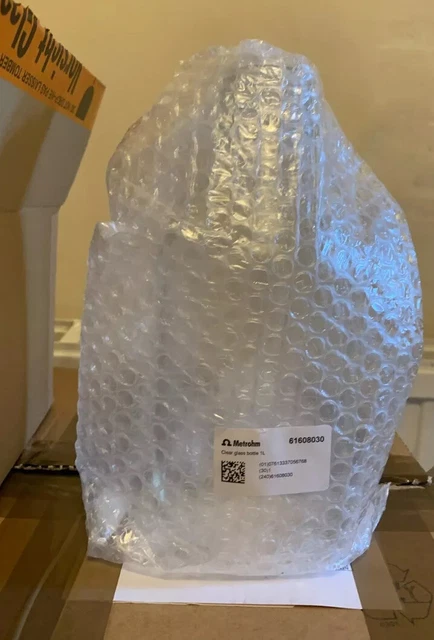 Metrohm BRAND NEW Clear Glass Bottle 1L, Double bottle holder