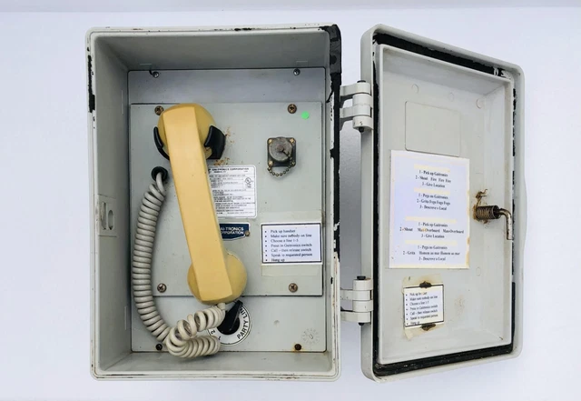 Gai-Tronics 701-304 Handset/ Speaker Amplifier 120 Vac W/7335-001 Enclosure #7