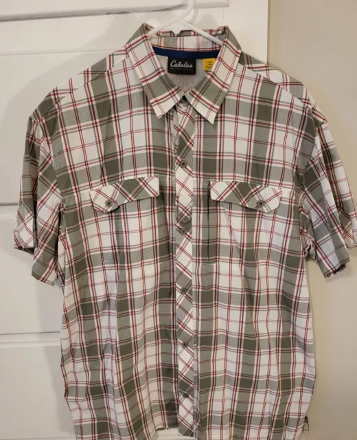 CABELAS GUIDEWEAR MENS Lg. Red White Plaid Vented Short Sleeve Fly
