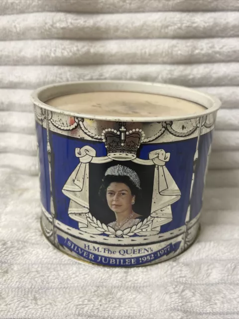 Royal Souvenir Queen Elizabeth II Silver Jubilee Metal Tin 1977