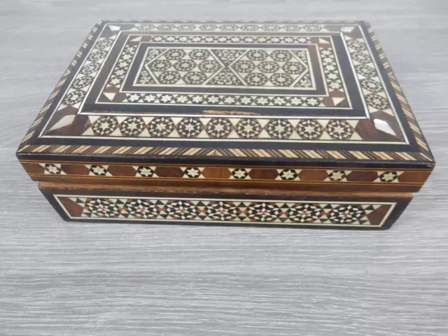 Boîte à Bijoux Vintage Style Syrien en Bois avec Marqueterie de Nacre - Motifs