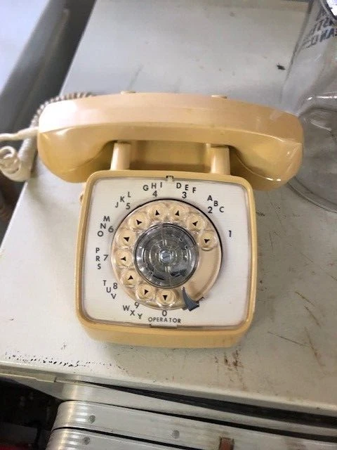 Vintage 1970's GTE General Telephone Automatic Electric Telephone
