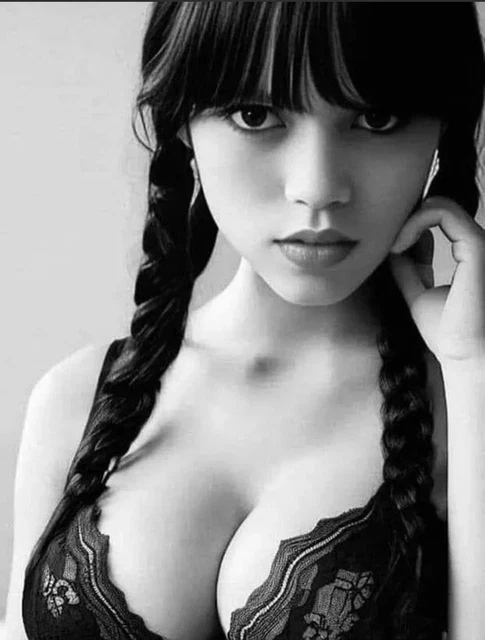 Jenna Ortega Sexy Photo