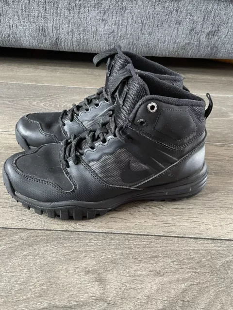NIKE DUAL FUSION Hills Mid UK Size 8 Leather Trainers Boots Black