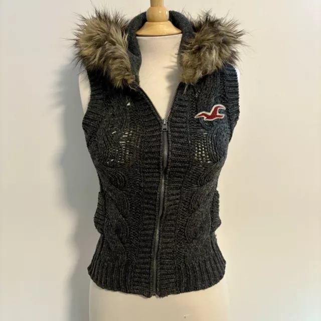 Hollister Women’s Cable Knitted Grey Vest Faux Fur Hood Pockets Size XS