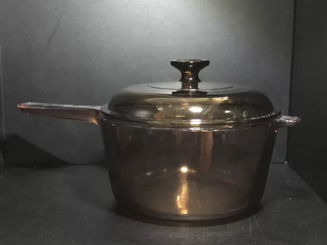 Corning Vision Ware Glass Sauce Pan Pot 2.5 Liter Pyrex Lid Amber Cookware USA