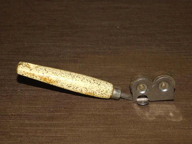 Vintage Kitchen Utensil 7" Long Ekco Usa Speckled Yellow Knife Sharpener