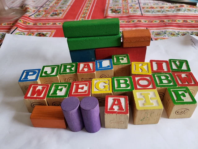 VINTAGE PLAYSKOOL LETTER Wood Blocks 20 letters 8 Random Wood Blocks £ ...