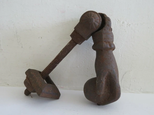 HEURTOIR DE PORTE XIXe FONTE MAIN AVEC BAGUE ET BOULE MARTEAU DE PORTE