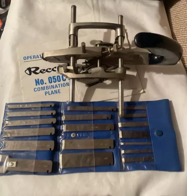 Record no 050C plane complete and with instructions