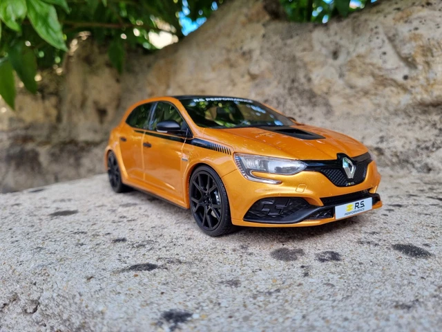 Renault Megane 2 Ph.2 Renault F1 Team Edition de chez OTTO OT914