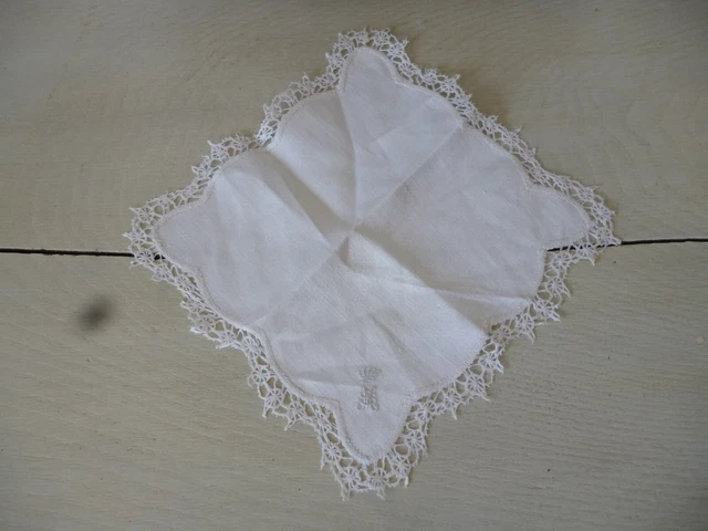 Épingle à Mouchoir Ancienne – Broche Vintage Chimères, Bon état D'usage