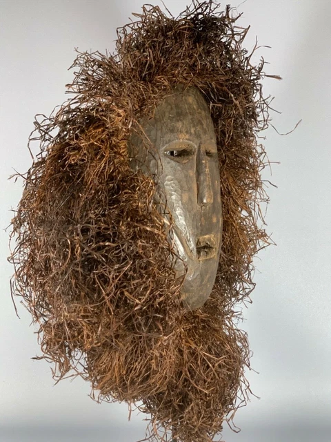 200120 - Old African Fang mask with Raffia - Gabon. 3