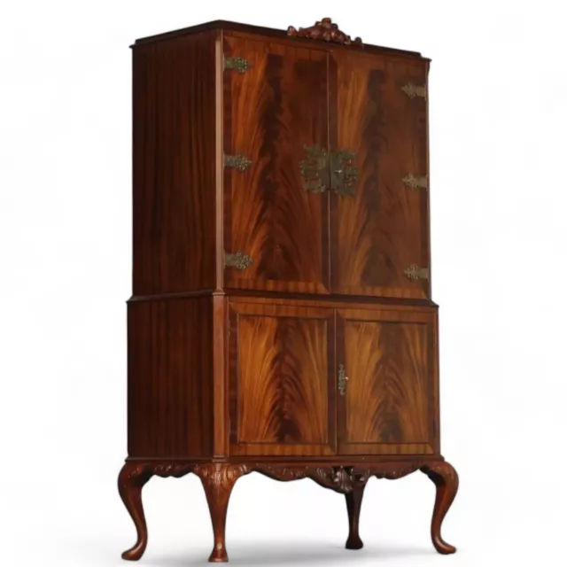 Queen Anne Style Flame Mahogany cocktail cabinet vintage drinks cabinet