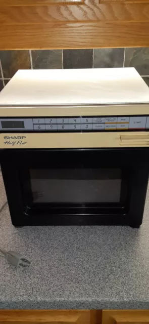 Sharp Half Pint Small Dorm Microwave Oven Model R-4065 Tested Works
