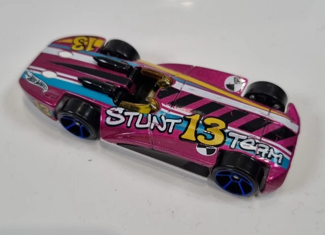 CHEVROLETOR TM GM Stunt 13 Team Hot Wheels Diecast Car Mattel 2007