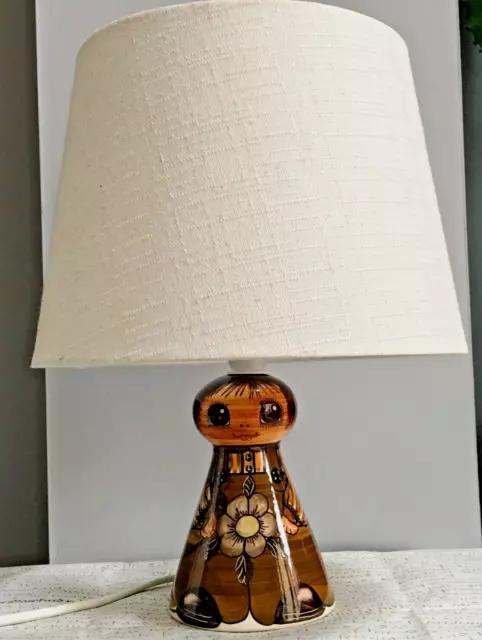 VINTAGE 70s JERSEY STUDIO  POTTERY HAND PAINTED  SALLY ANNE TABLE LAMP + SHADE