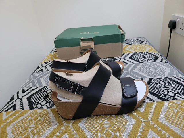 WOMEN S COLLECTION BY Clarks Air Cushioned Sandals Size 8.5 UK EUR