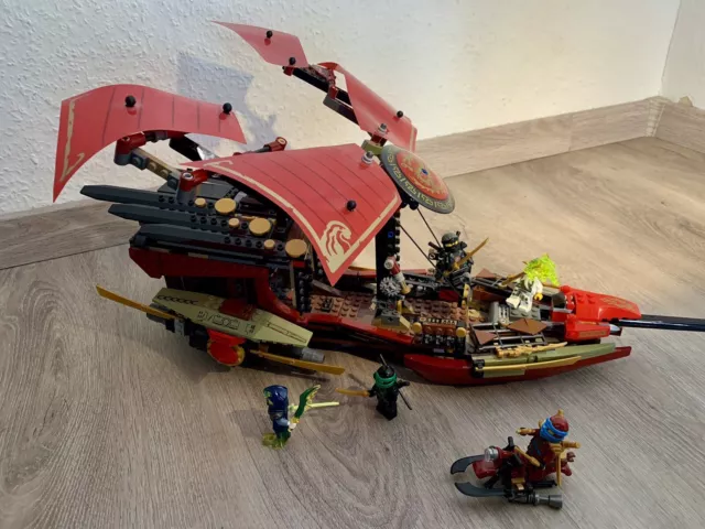 LEGO NINJAGO: Der letzte Flug des Ninja-Flugseglers (70738) Mit Figuren