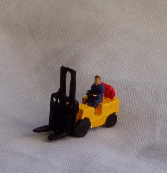 P&D Marsh N Gauge N Scale X68 Gas powered forklift truck painted