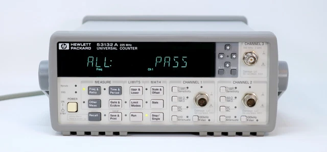 HP / Agilent 53132A 225 MHz 12 digits/s Frequency Counter/Timer. Option 010 /030