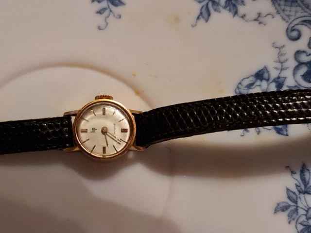 Montre Femme Lip Genève En Or 18 Carats, Datant De 1965 - Mécanique Manuelle