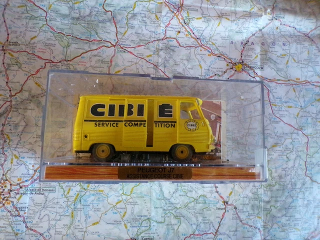 NOREV 1/43 Camion Peugeot J7 1965 – Assistance Course Cibie, Jaune (bon état, Boîte Plexi)