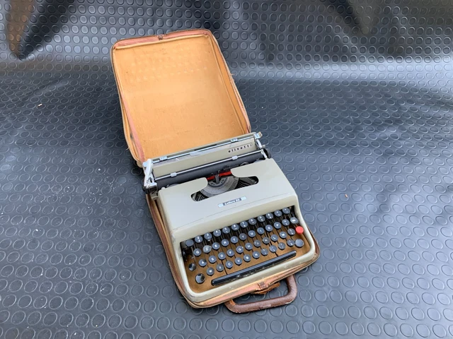 Olivetti Lettera 32 Macchina Da Scrivere Typewriter Schreibmaschine Design Italy