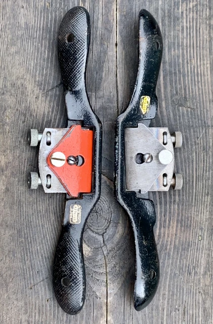 2 vintage Stanley spokeshaves, curved & flat sole