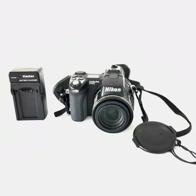 Nikon Digital Camera E5700 Coolpix 5MP Camera - Please Read Description