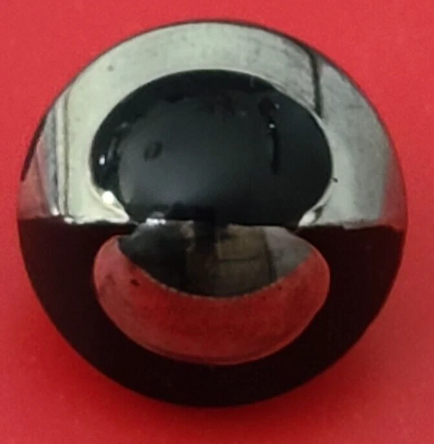 Bouton ancien en verre années 50  22mm noir et argenté voir attache 1/2 boule