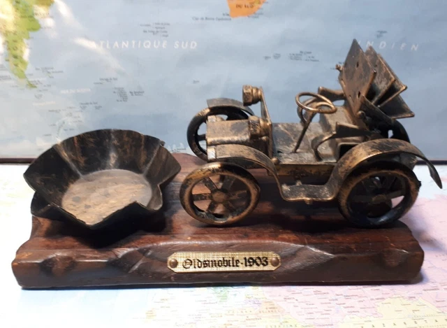 Voiture 4x4 Vintage Fait Main – Objet Unique En Tôle – Déco Publicitaire