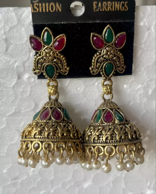 Vergoldetes indisches Mode-Jhumka-Ohrring-Set im Bollywood-Stil