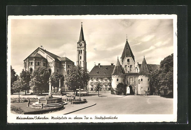 AK Weissenhorn /Schwaben, Marktplatz mit oberen Tor und Stadtpfarrkirche 1952