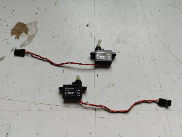 2 Graupner C1041 Servos