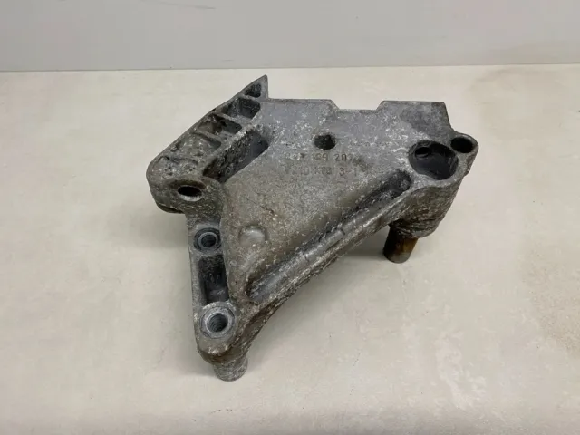 VW Volkswagen Passat B8 Motorhalter Halterung Stütze 04L 199 207