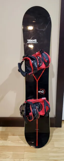 Used Kid's Snowboard Trans 130cm With Bindings Burton medium adjustable True...