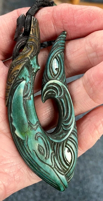 David Taylor Hand Carved Deer Bone  Engraved Maori Navigator Whale Hei Matau