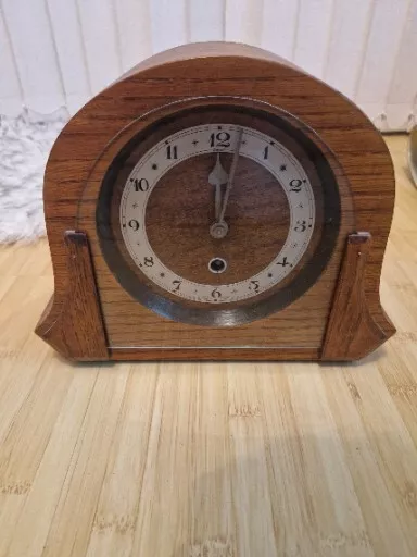 VINTAGE DAVALL 8 DAY TIMEPIECE MANTEL CLOCK - Tested